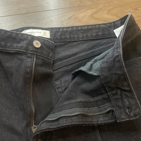 Abercombie & Fitch Curve Love Flare Jeans - Picture 4 of 9